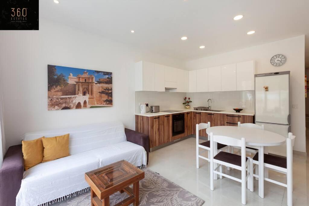 Comfy Apt With Terrace, 5 Mins To Sliema Ferries By 360 Estates Gzira Exterior foto